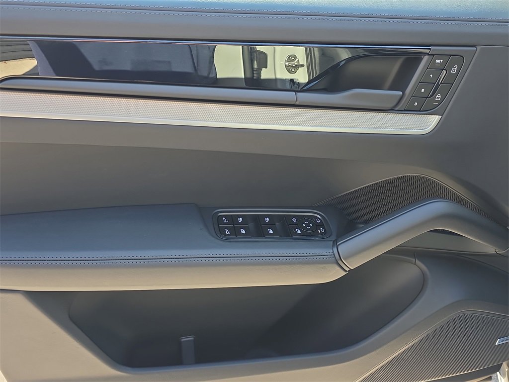 New 2026 Porsche Cayenne Coupe image 24