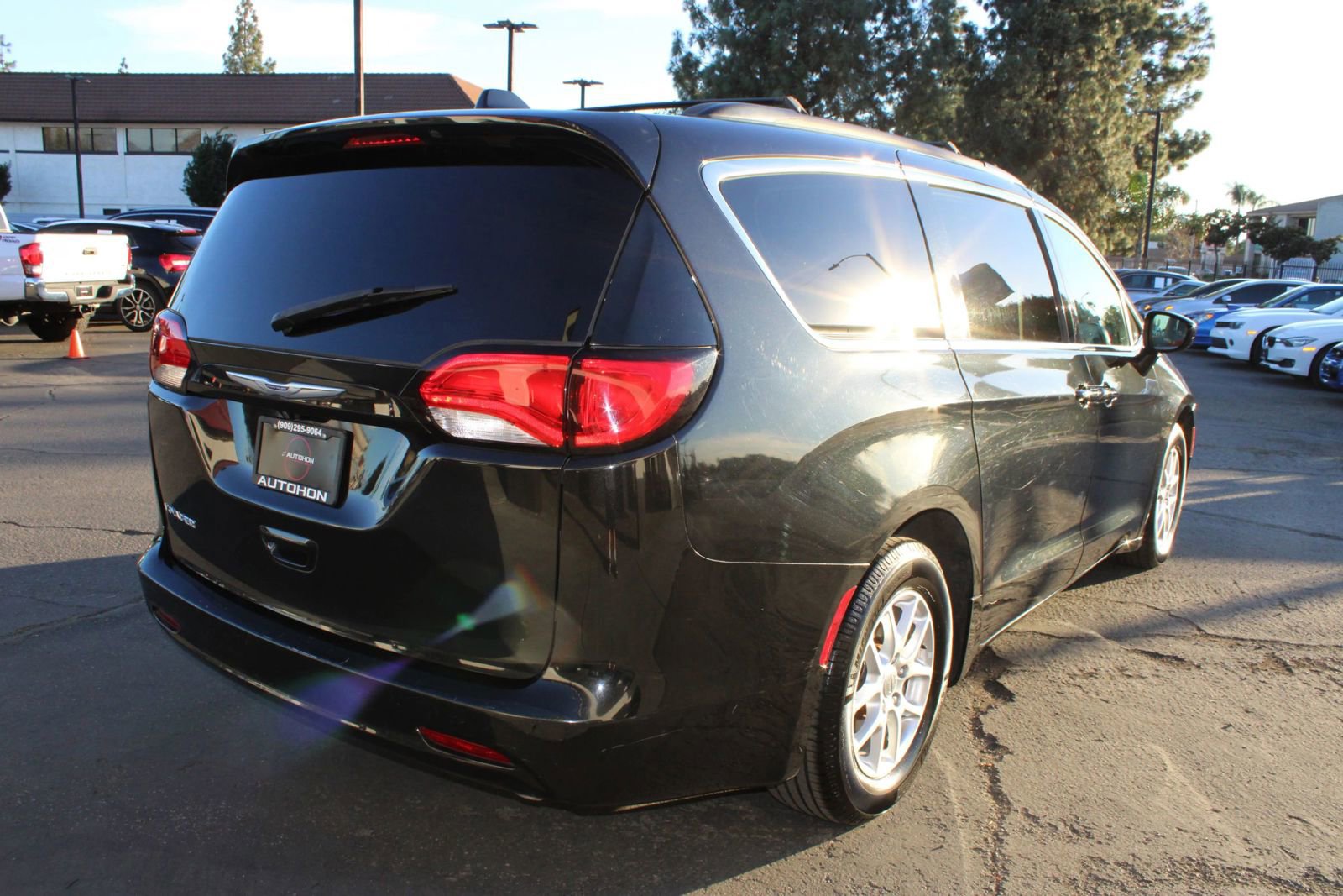 Used 2020 Chrysler Voyager Lxi image 38