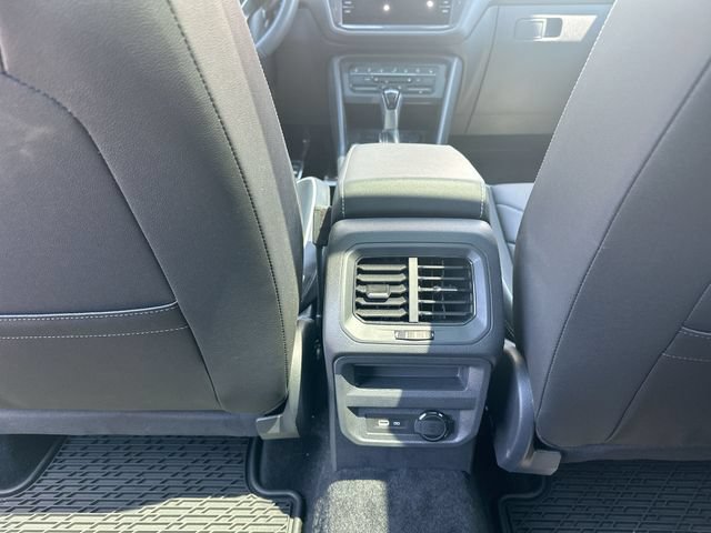 Used 2023 Volkswagen Tiguan SEL R-Line AWD/4WD image 23