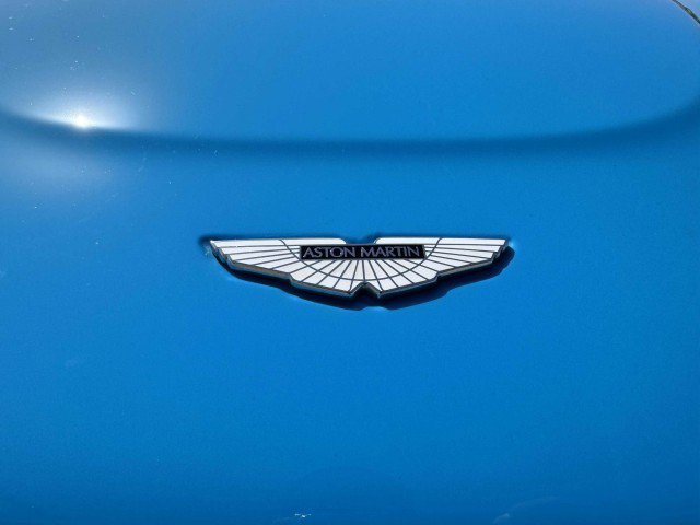 Used 2011 Aston Martin V12 Vantage Coupe image 14