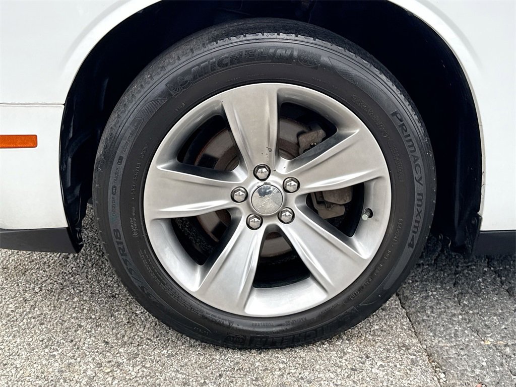 Used 2019 Dodge Challenger SXT image 18