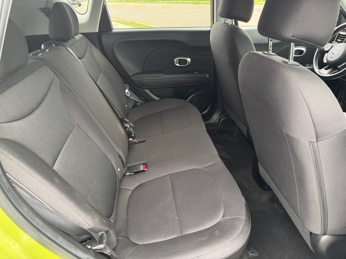 Used 2018 Kia Soul FWD image 17