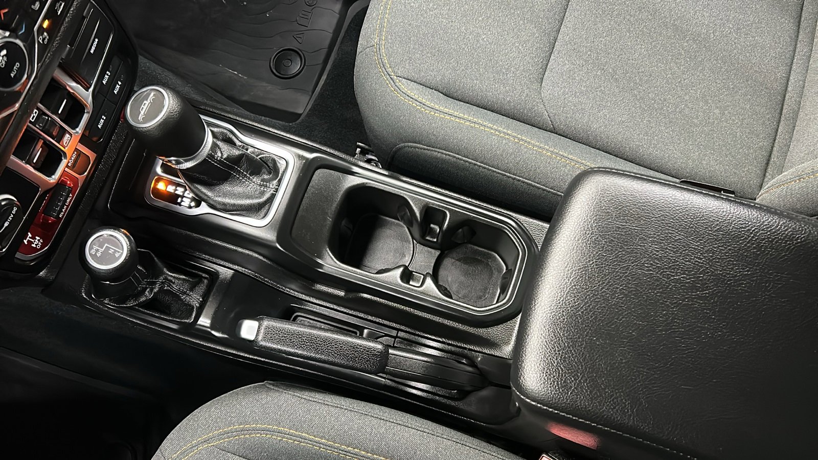 Used 2024 Jeep Gladiator Willys image 26