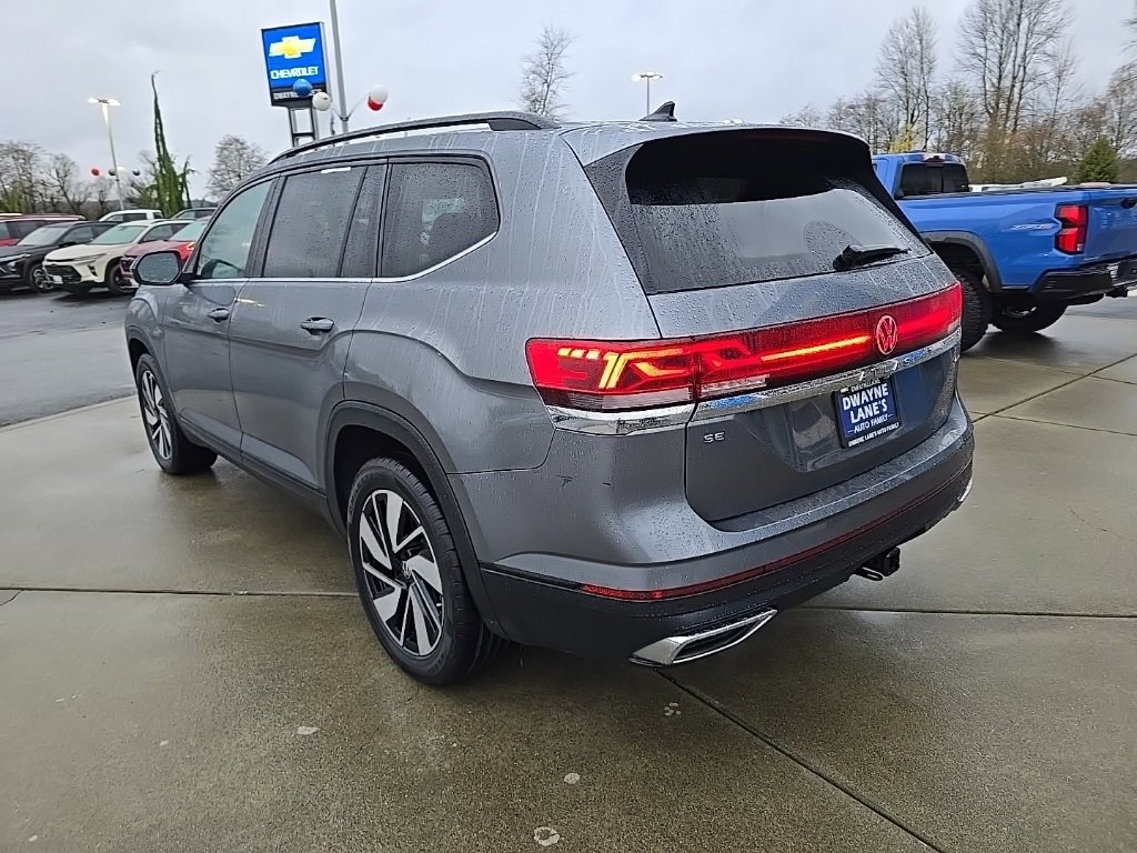 Used 2024 Volkswagen Atlas SE image 3
