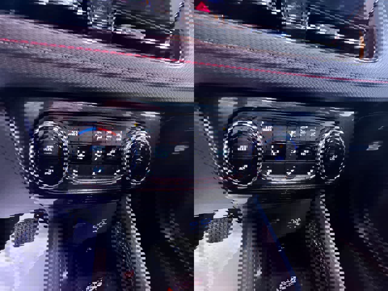 Used 2024 Chevrolet TrailBlazer RS w/ Convenience Package image 27