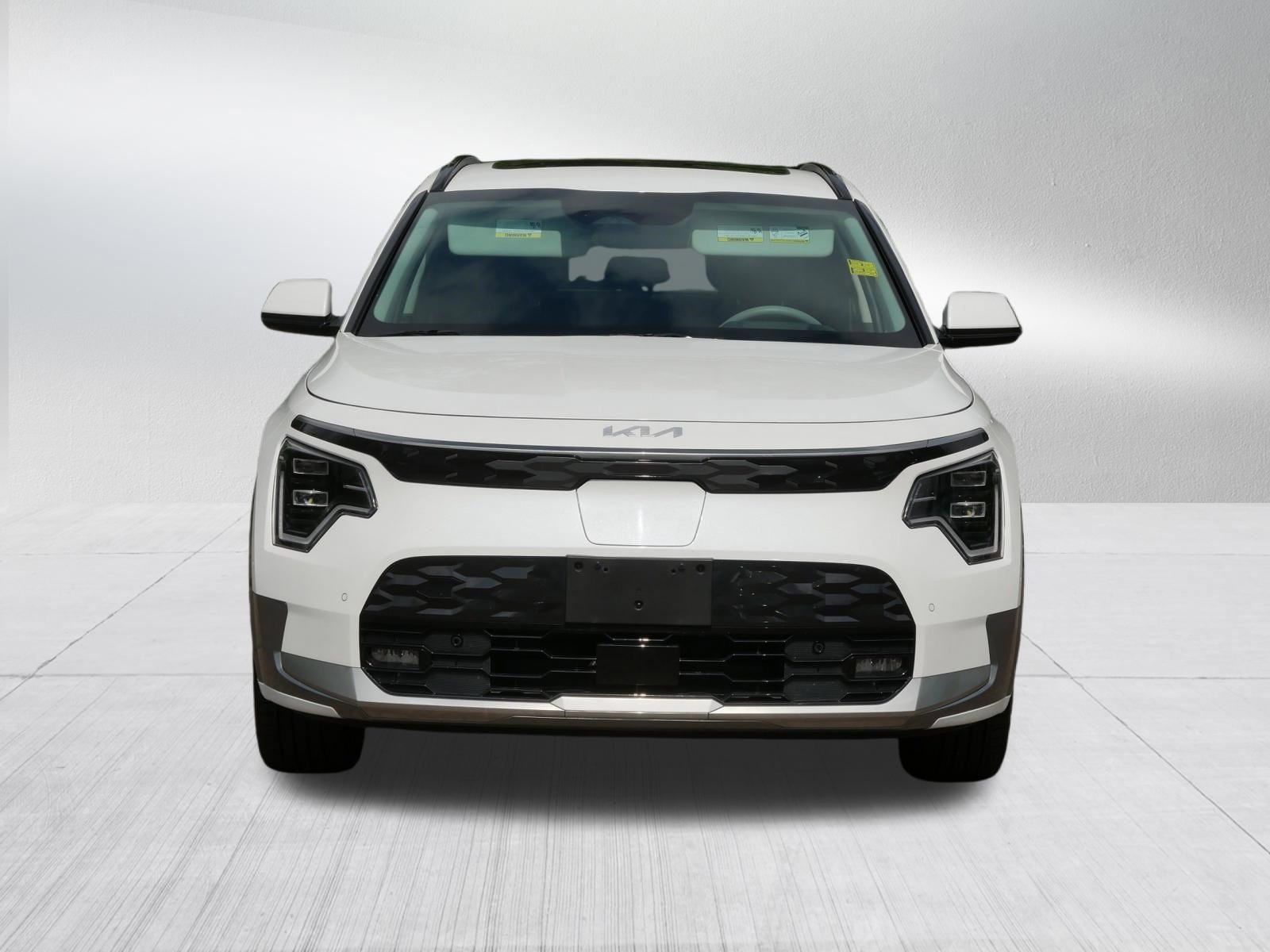 Certified 2024 Kia Niro Wave w/ Wave Preserve Package FWD image 2
