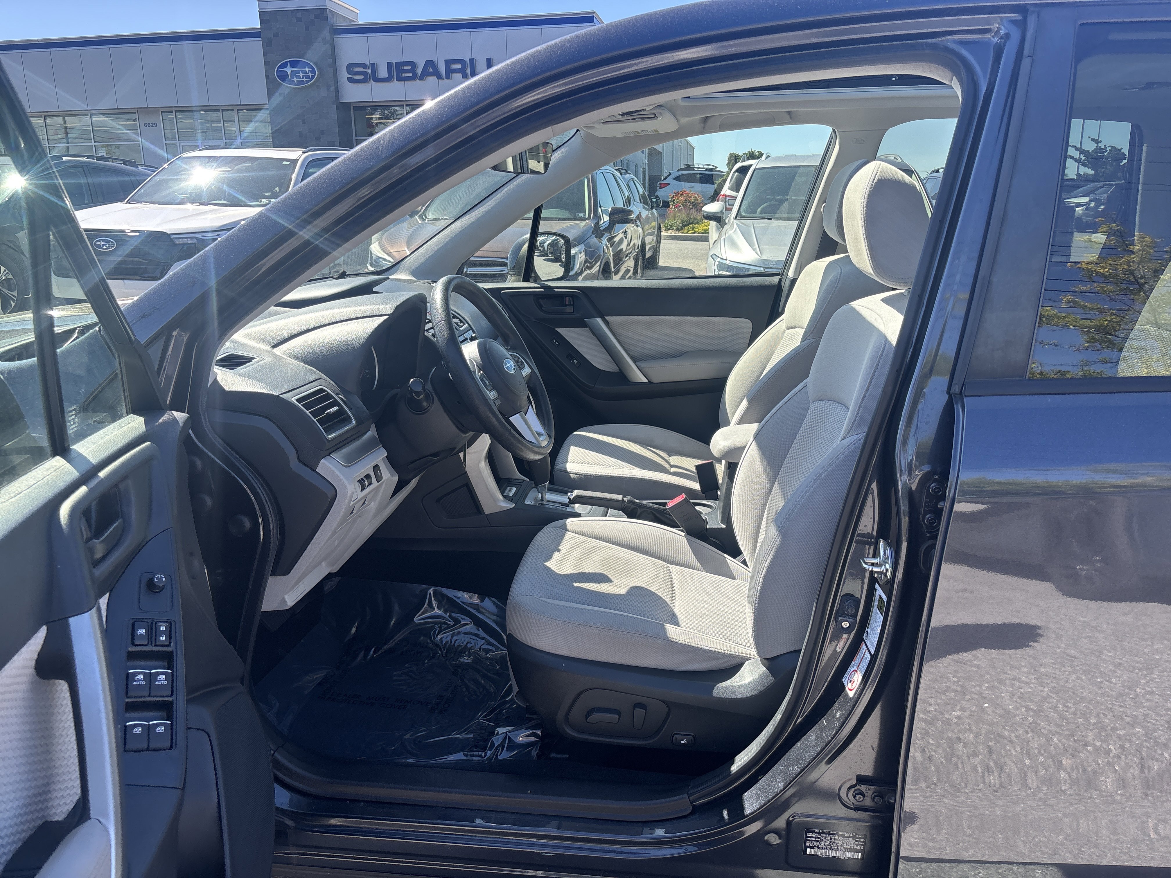 Used 2017 Subaru Forester 2.5i Premium w/ All-Weather Package AWD/4WD image 28