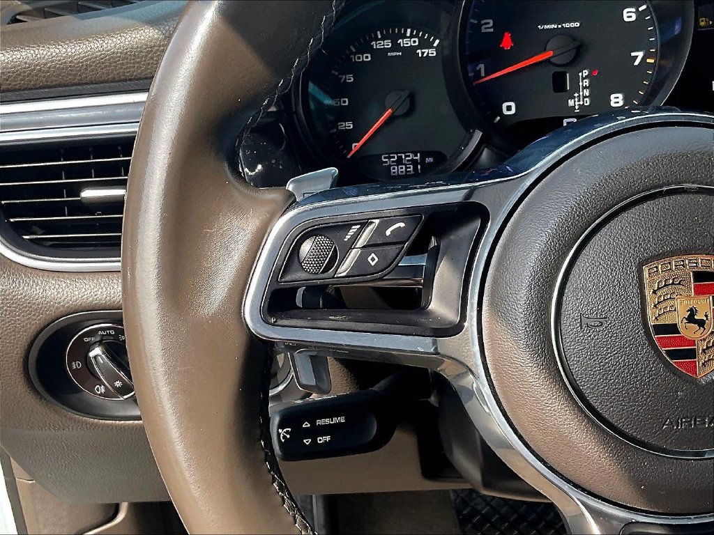 Used 2018 Porsche Macan AWD/4WD image 10