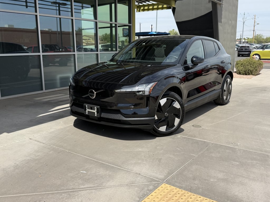 Used 2025 Volvo EX30 Ultra AWD/4WD image 2