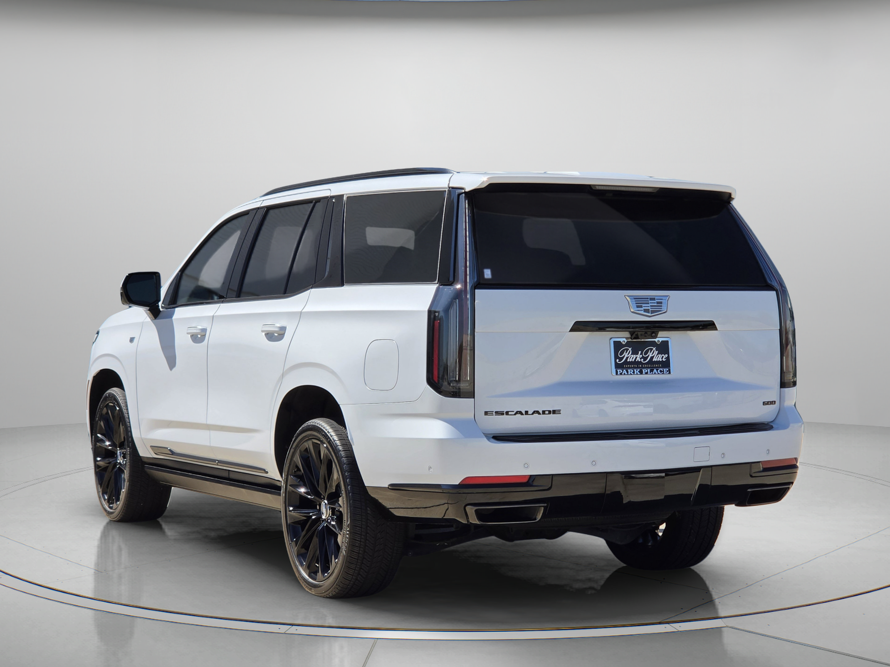 Used 2026 Cadillac Escalade Platinum Sport w/ LPO, ONYX Package AWD/4WD image 3