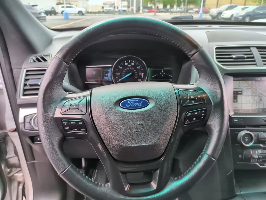 Used 2016 Ford Explorer XLT w/ Equipment Group 202A FWD image 25