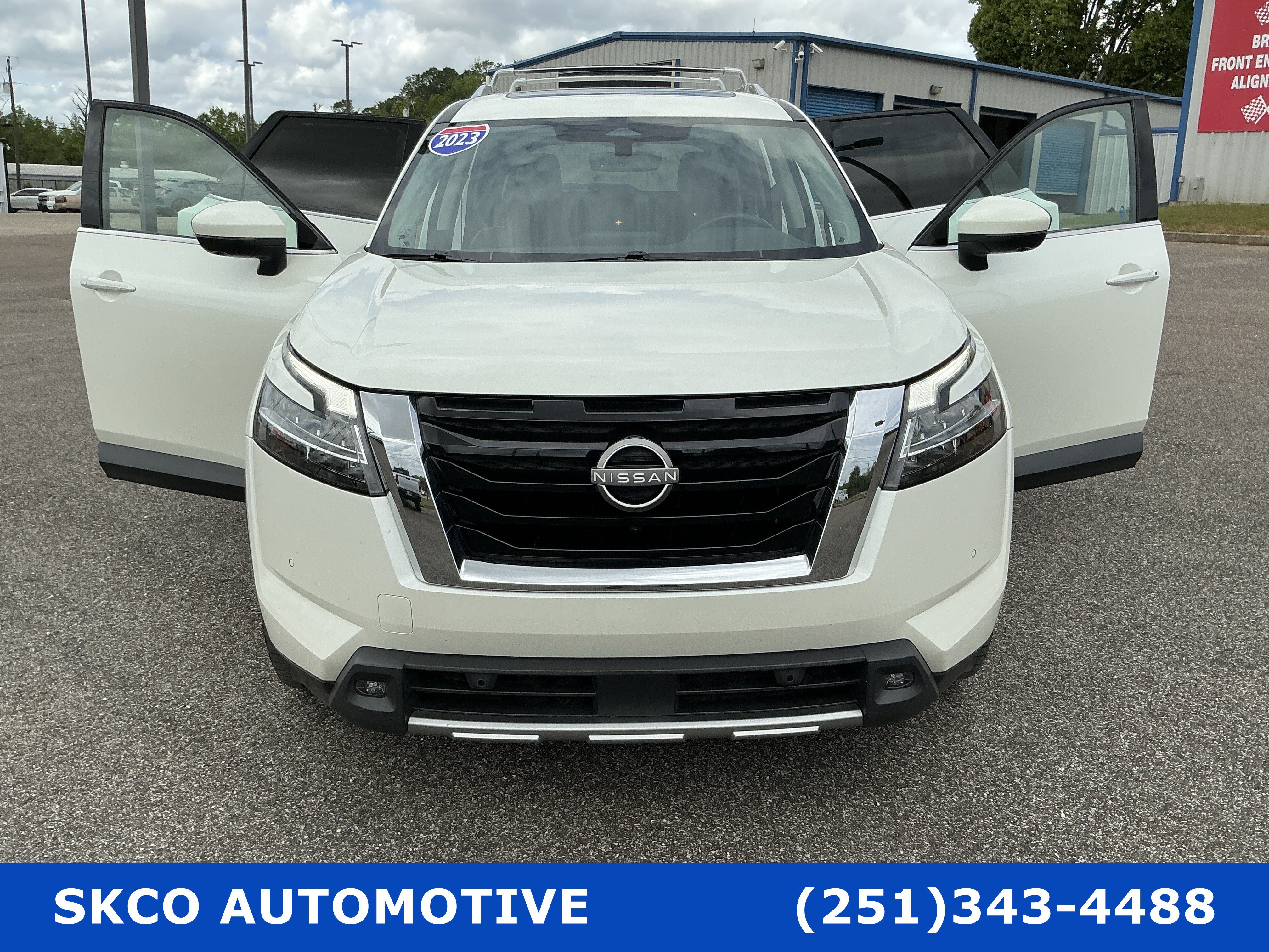 Used 2023 Nissan Pathfinder SL w/ SL Premium Package AWD/4WD image 34