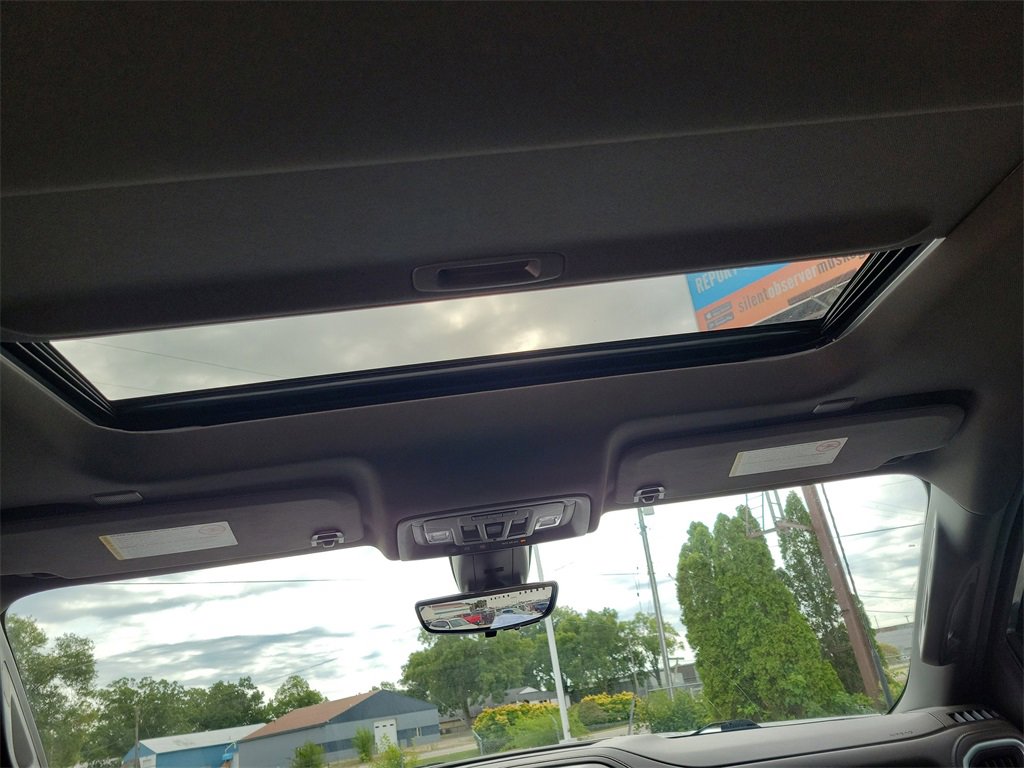 Used 2022 GMC Sierra 3500 Denali w/ Denali Ultimate Package image 18