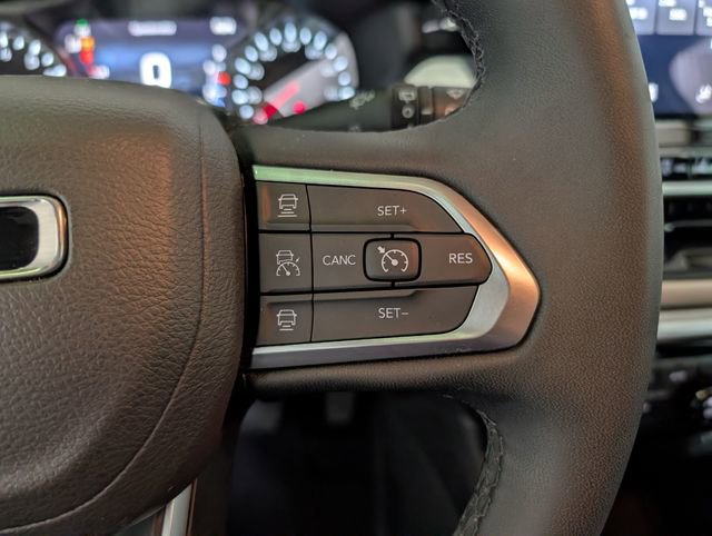 Used 2025 Jeep Compass Limited AWD/4WD image 17