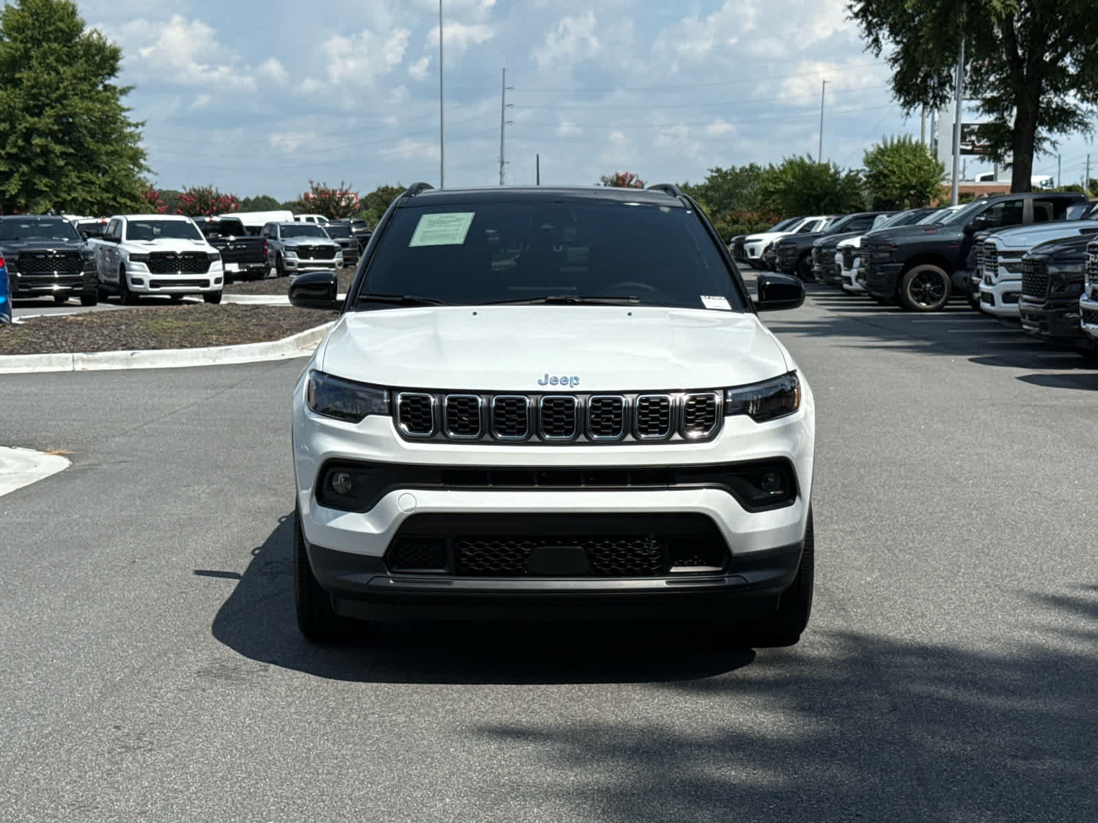 Used 2024 Jeep Compass Latitude w/ Sun and Sound Group AWD/4WD image 8
