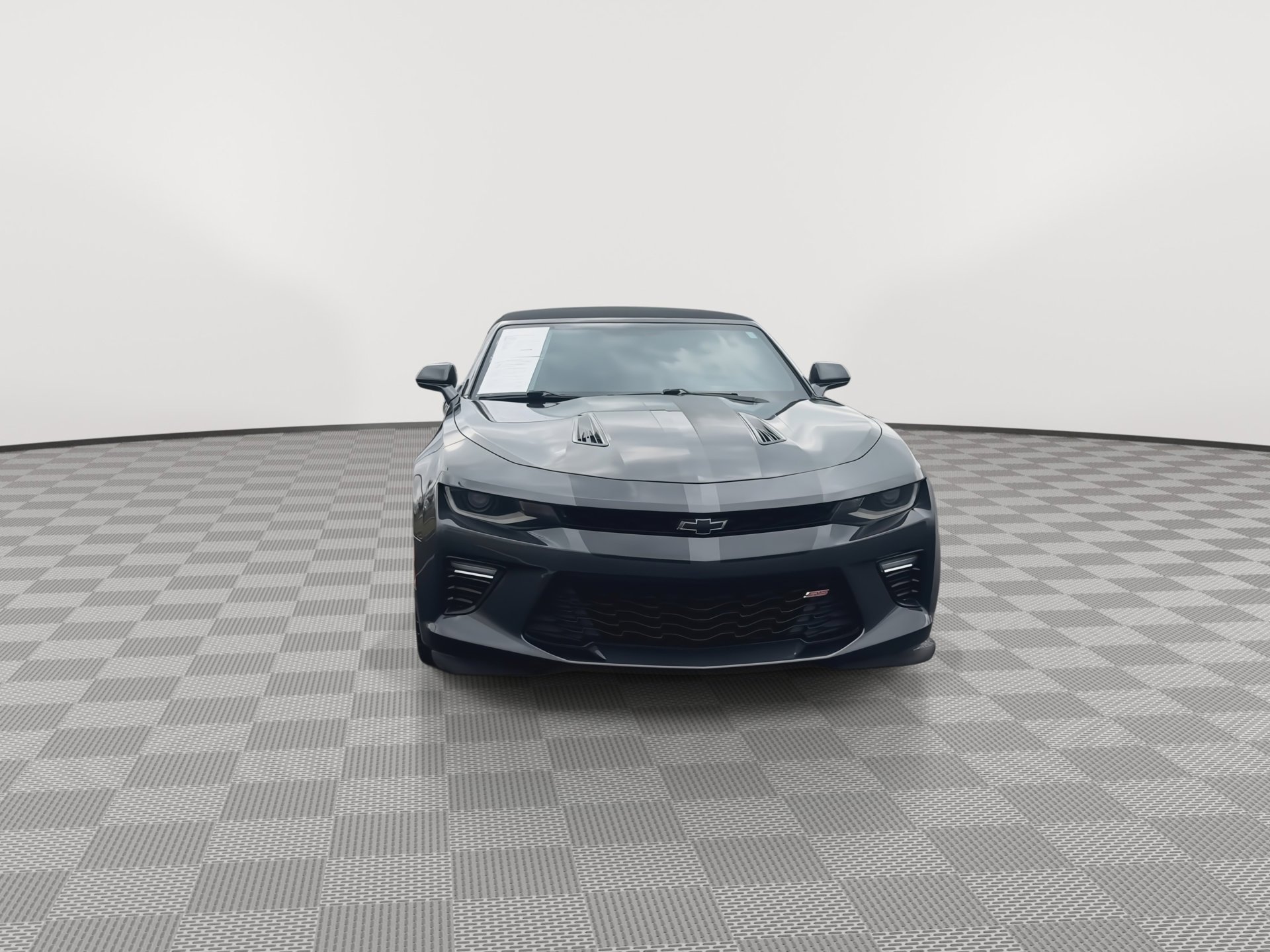 Used 2018 Chevrolet Camaro SS image 3