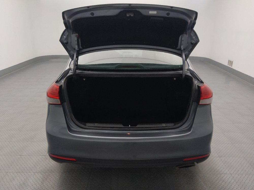 Used 2017 Kia Forte S FWD image 29
