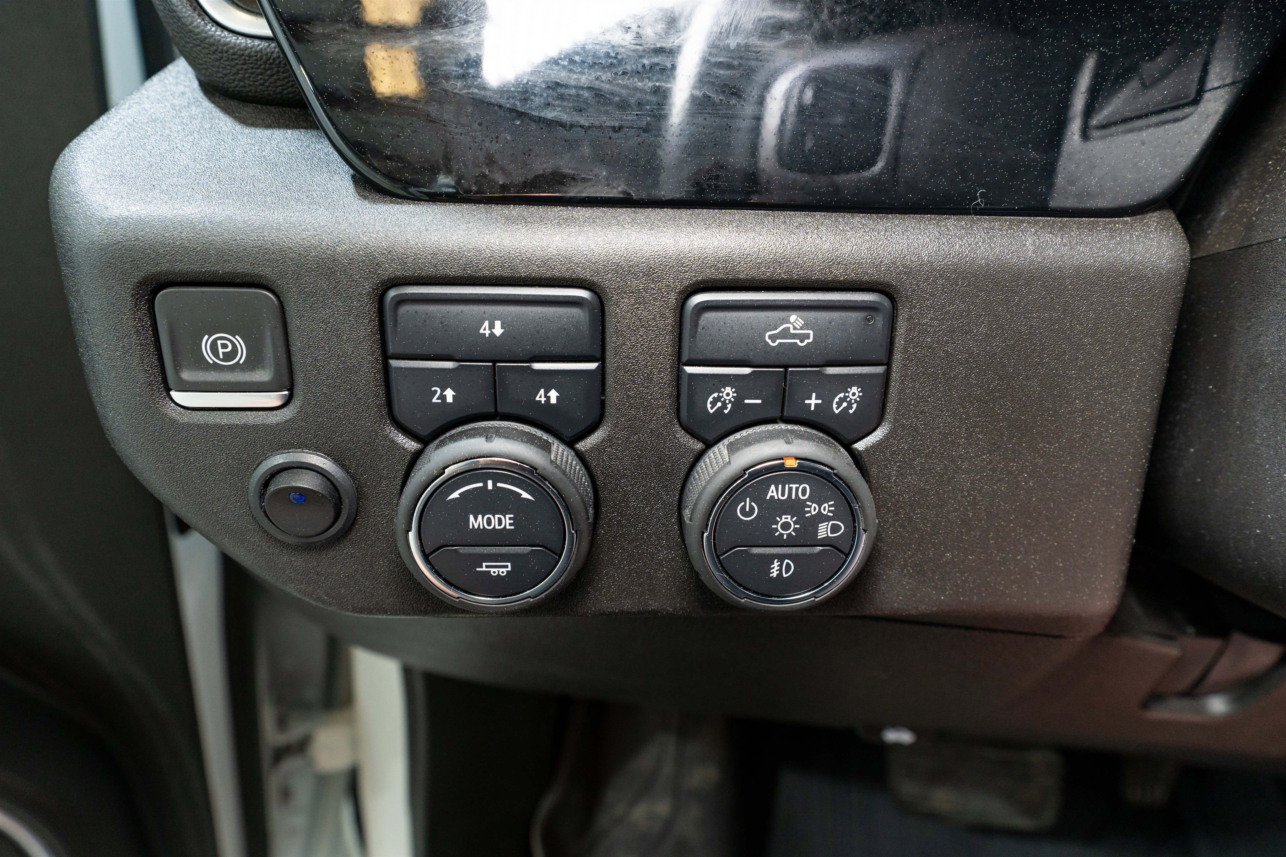 Used 2024 Chevrolet Silverado 2500 LT w/ Convenience Package image 28