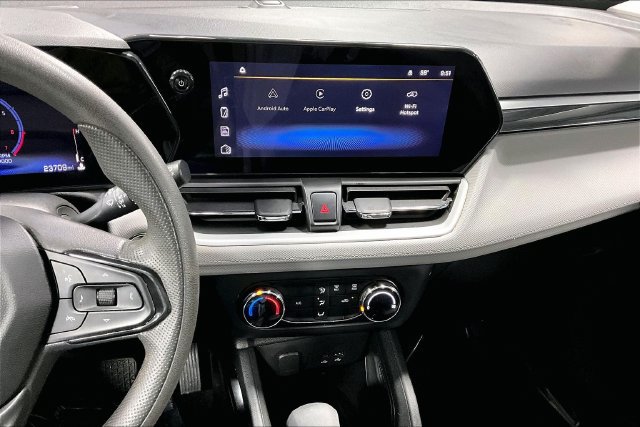 Used 2024 Chevrolet TrailBlazer LS FWD image 4