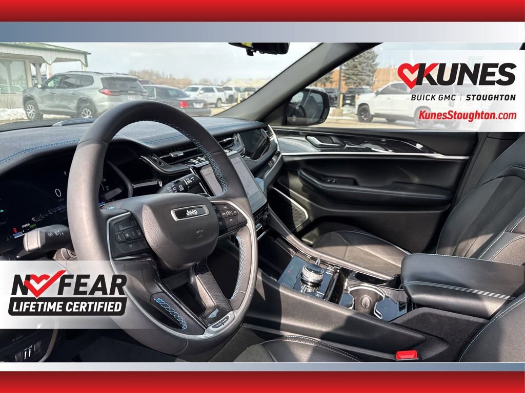 Used 2023 Jeep Grand Cherokee Trailhawk w/ Luxury Tech Group III image 23