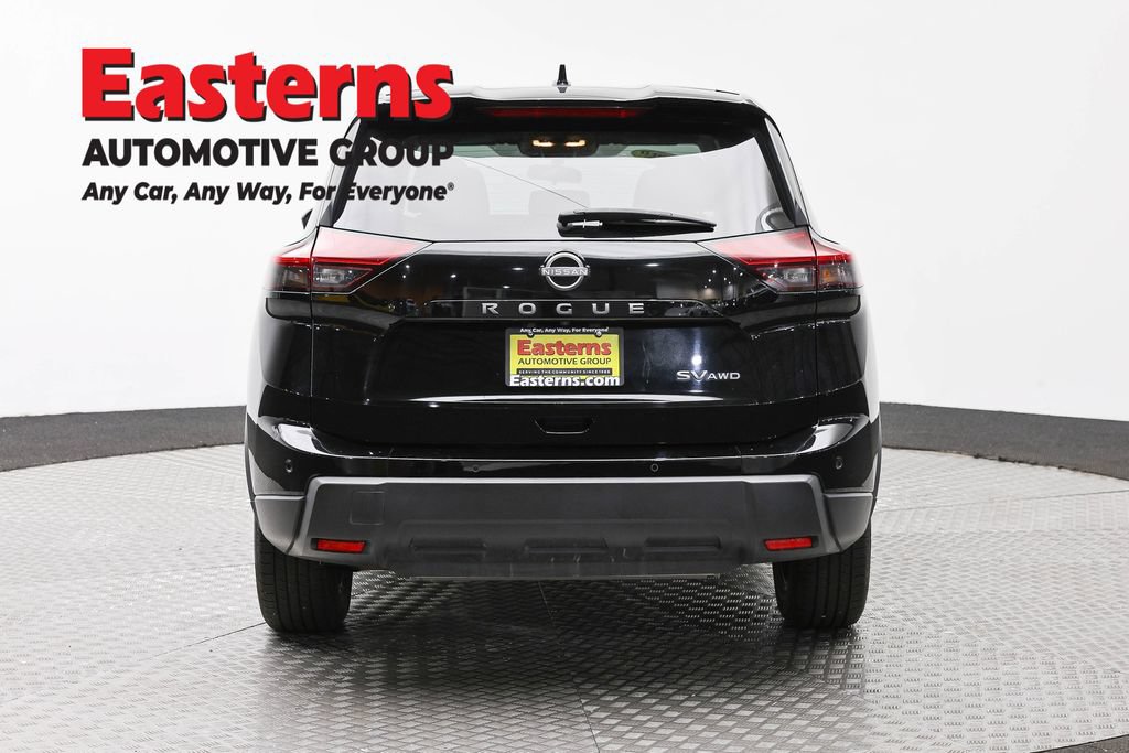 Used 2024 Nissan Rogue SV AWD/4WD image 6