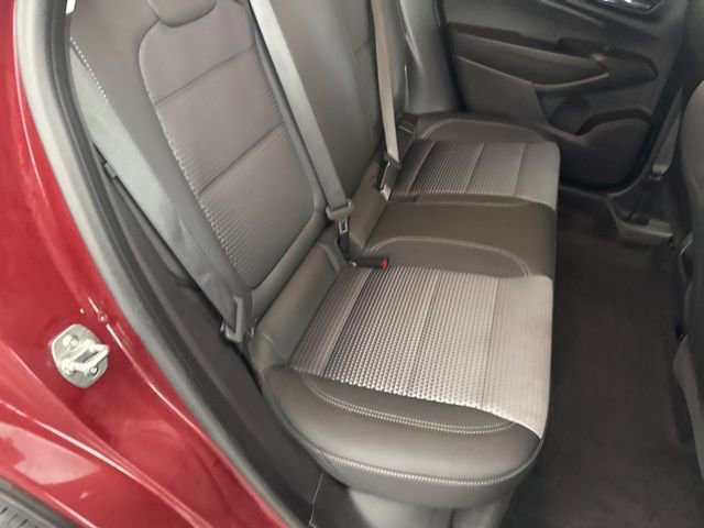 Used 2025 Chevrolet Trax LT w/ LT Convenience Package image 28