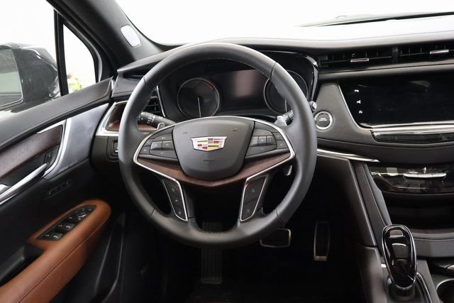 New 2026 Cadillac XT5 Sportv w/ LPO, Onyx Lite Package AWD/4WD image 15
