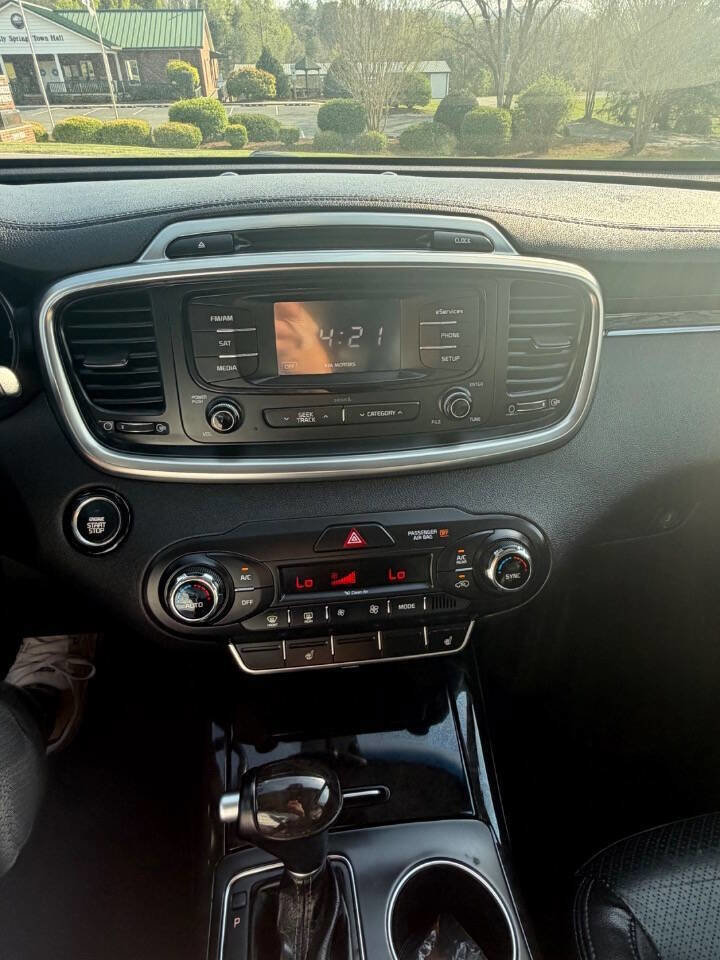 Used 2016 Kia Sorento EX w/ EX Premium Package image 32