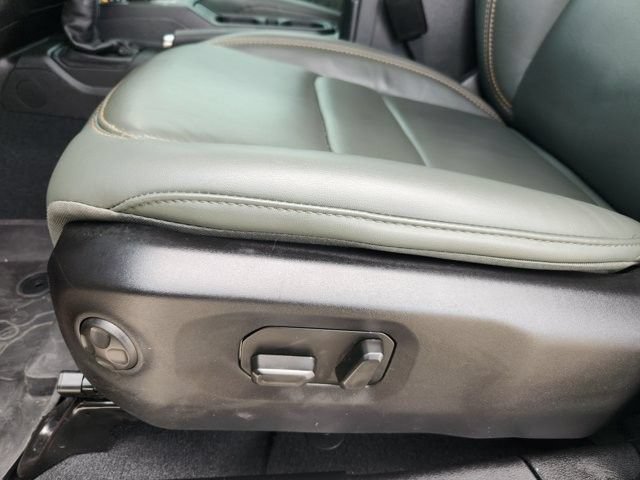 Used 2024 Jeep Gladiator Mojave w/ Convenience Group AWD/4WD image 23
