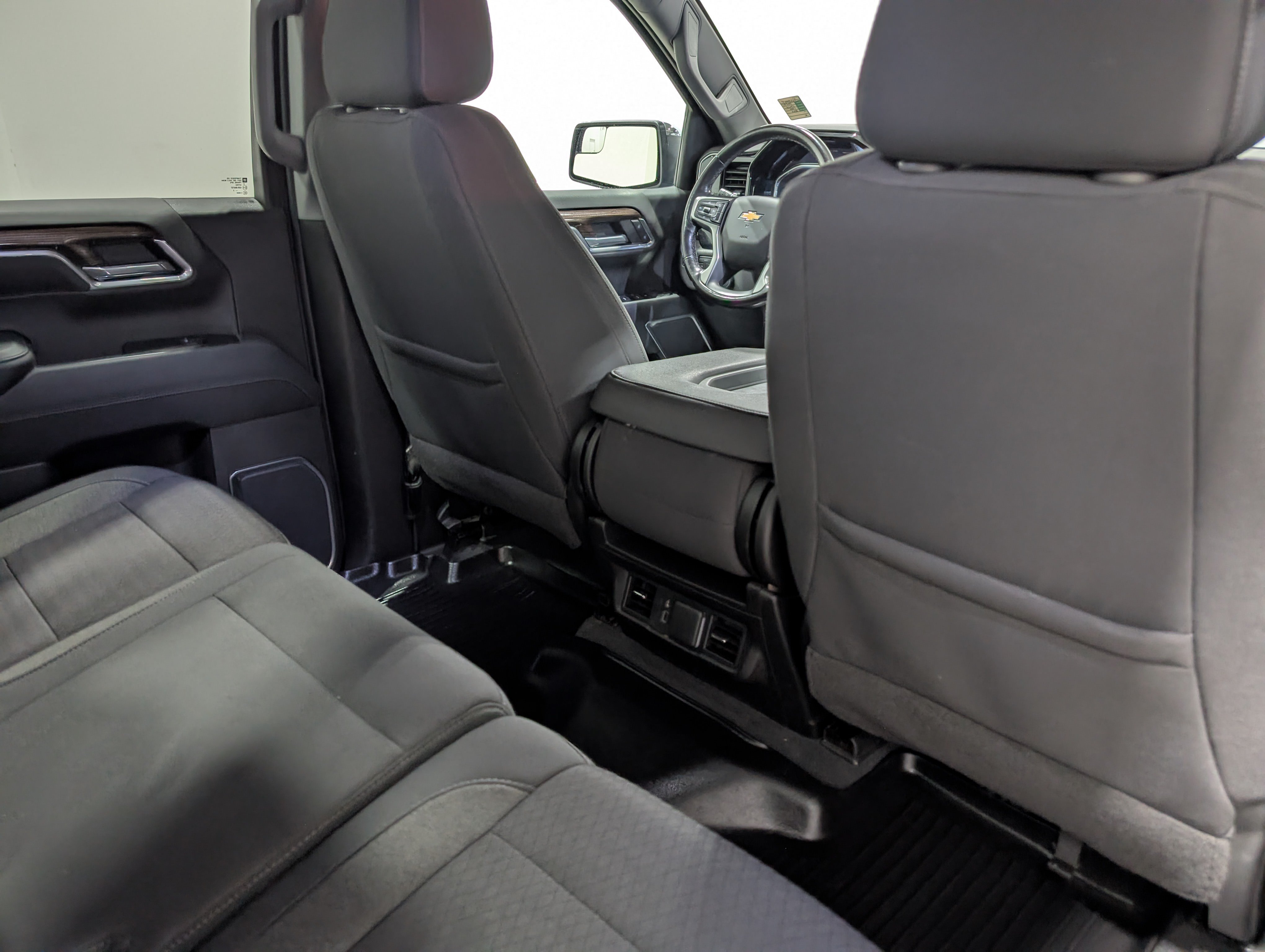Used 2022 Chevrolet Silverado 1500 LT AWD/4WD image 18