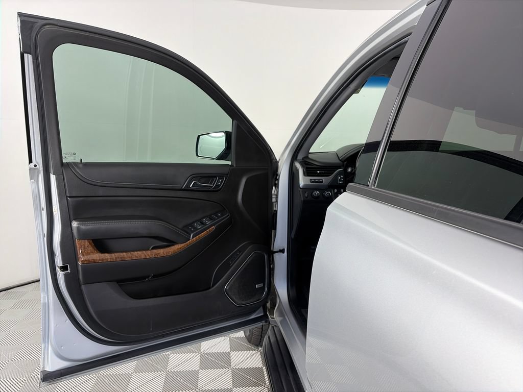 Used 2019 Chevrolet Tahoe Premier AWD/4WD image 10