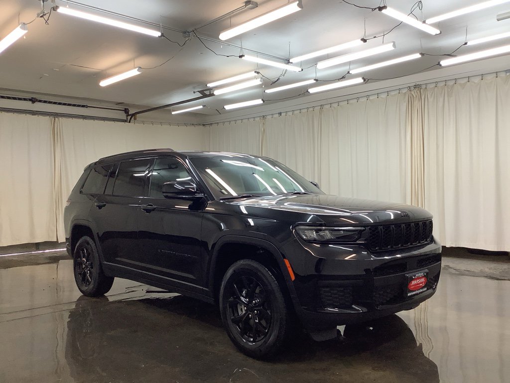 New 2025 Jeep Grand Cherokee L Altitude image 4