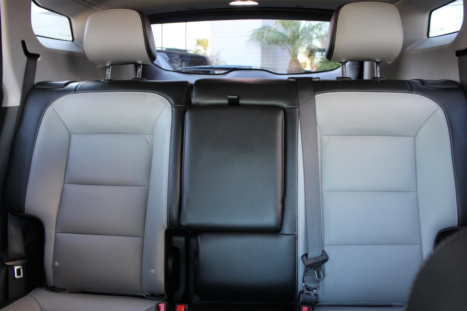 Used 2024 GMC Terrain SLT image 31