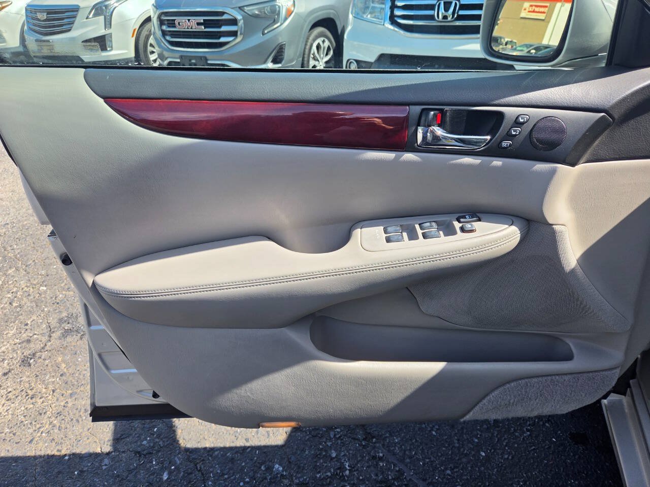 Used 2002 Lexus ES 330 FWD image 12