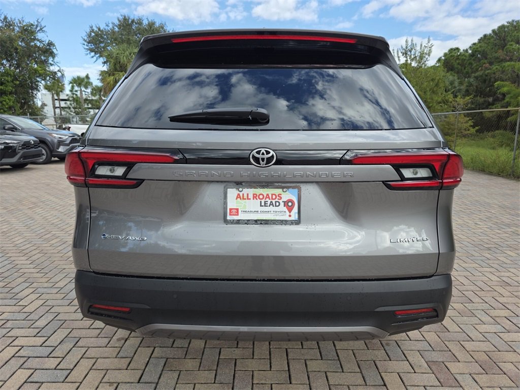 New 2026 Toyota Grand Highlander Limited image 10