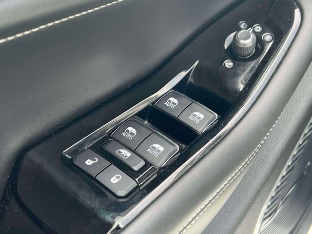 Used 2021 Jeep Grand Cherokee L Overland w/ Luxury Tech Group IV AWD/4WD image 26