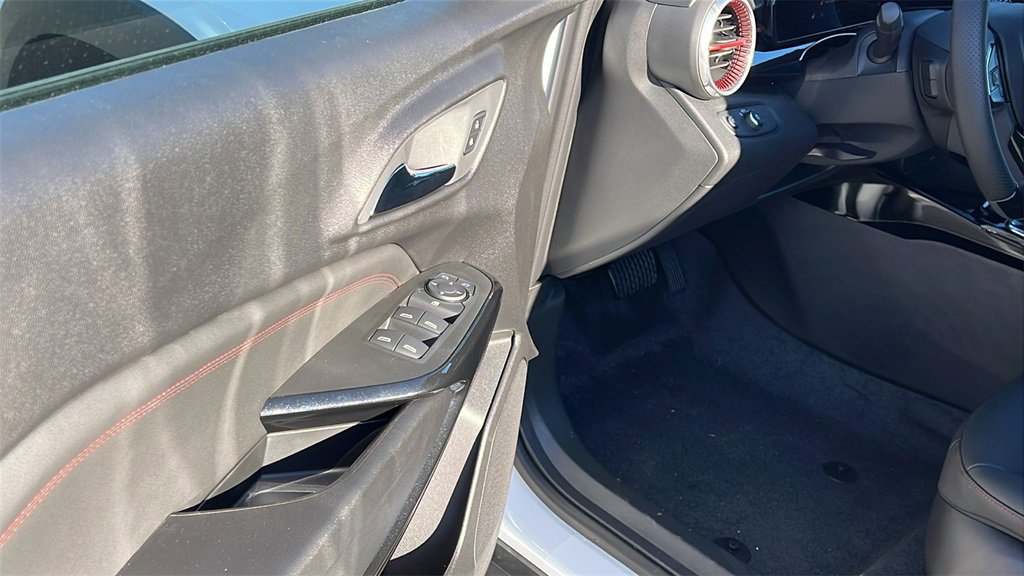 New 2026 Chevrolet Trax RS w/ Sunroof Package image 12