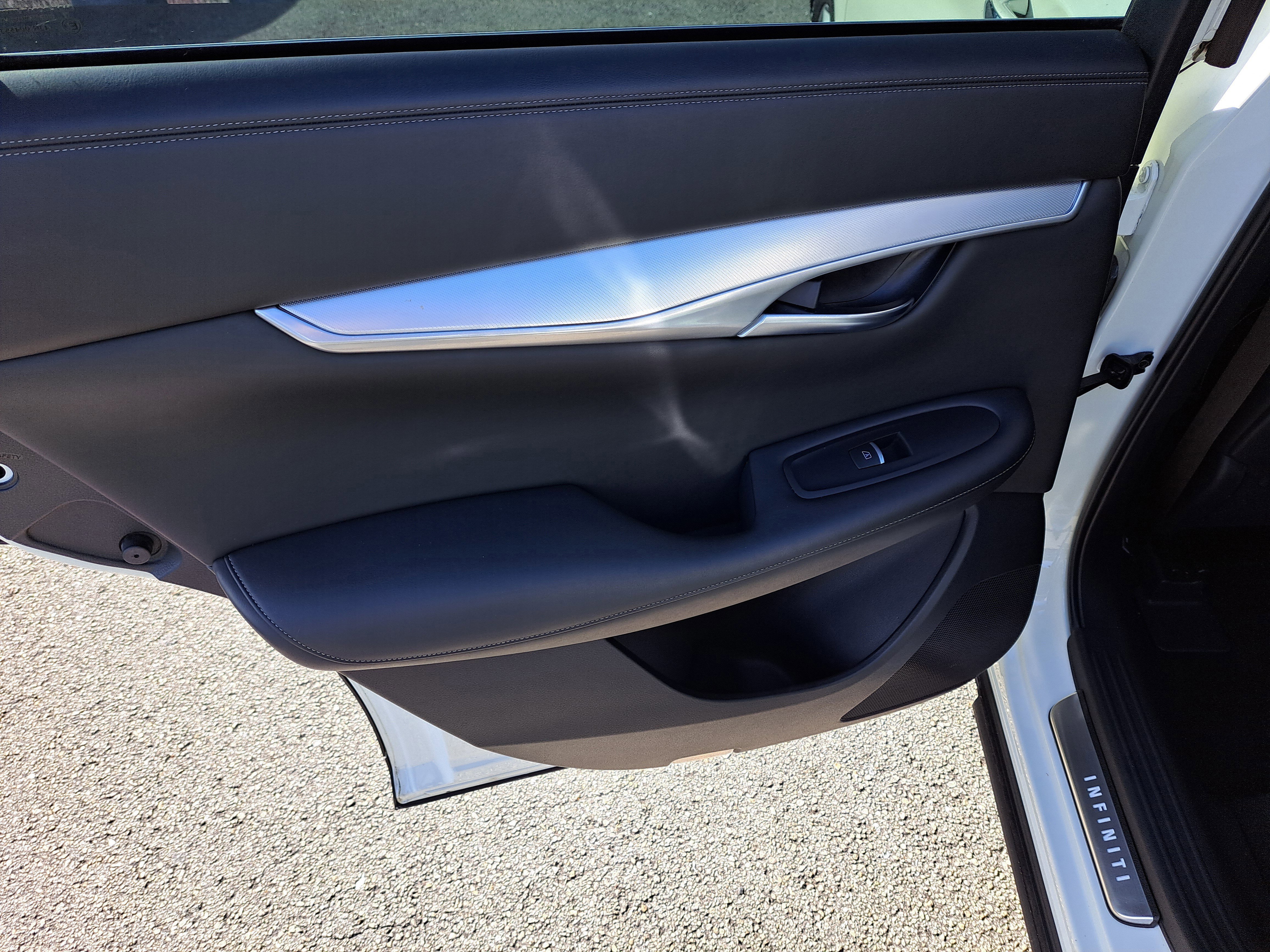 Used 2020 INFINITI QX50 Luxe w/ Navigation Package image 9