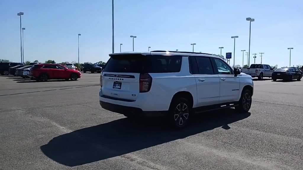 Used 2024 Chevrolet Suburban Z71 w/ Luxury Package AWD/4WD image 8