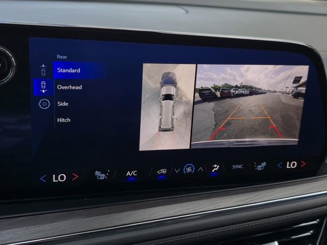 Used 2025 Chevrolet Suburban Z71 image 20