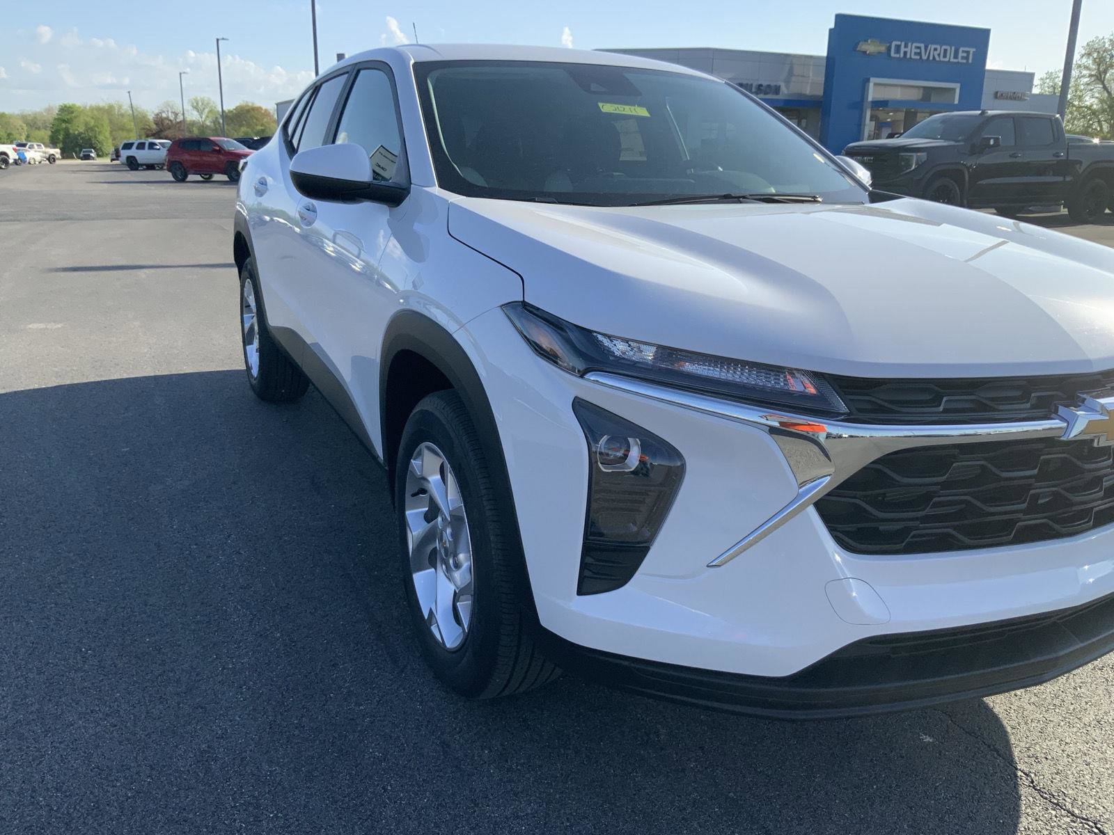 New 2026 Chevrolet Trax LS w/ LS Convenience Package FWD image 14