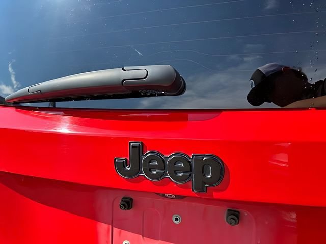 Used 2018 Jeep Renegade Altitude w/ Advanced Technology Group AWD/4WD image 14