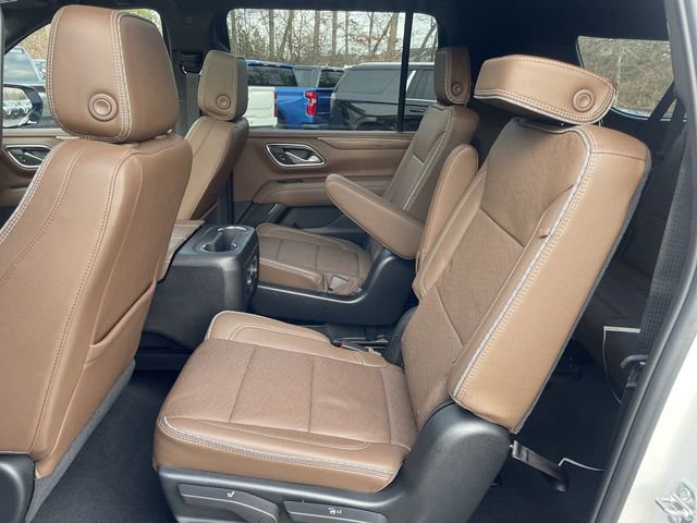 Used 2023 Chevrolet Suburban High Country image 23