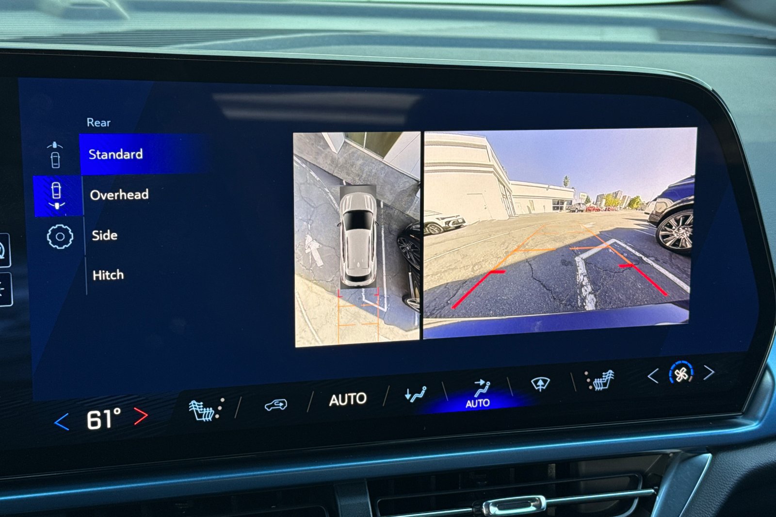 Used 2024 Chevrolet Equinox EV LT FWD image 25