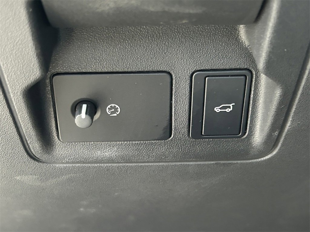 Used 2025 Land Rover Range Rover Velar Dynamic SE image 29