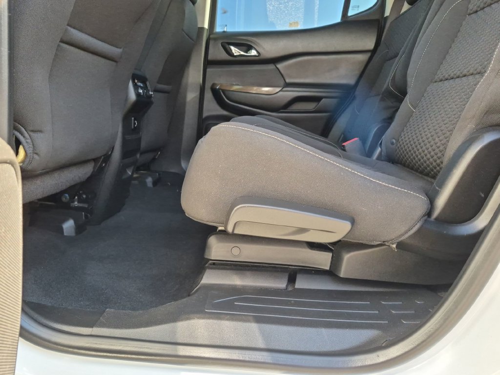 Used 2017 GMC Acadia SLE AWD/4WD image 20