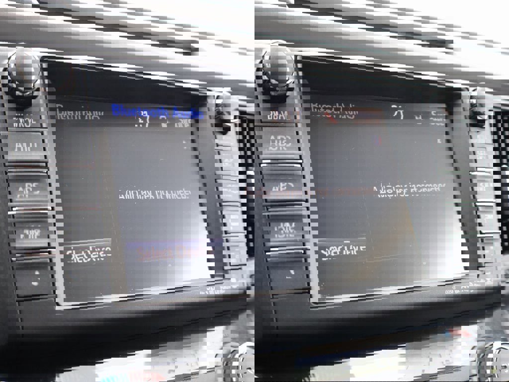 Used 2017 Toyota RAV4 Limited image 35