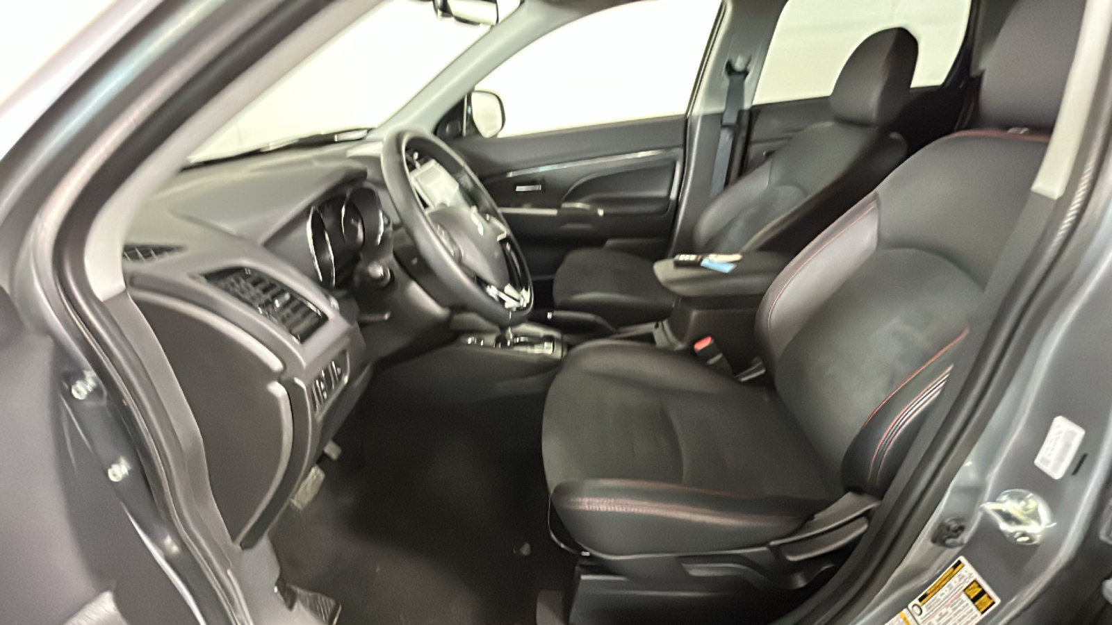 Used 2026 Mitsubishi Outlander Sport SE AWD/4WD image 11