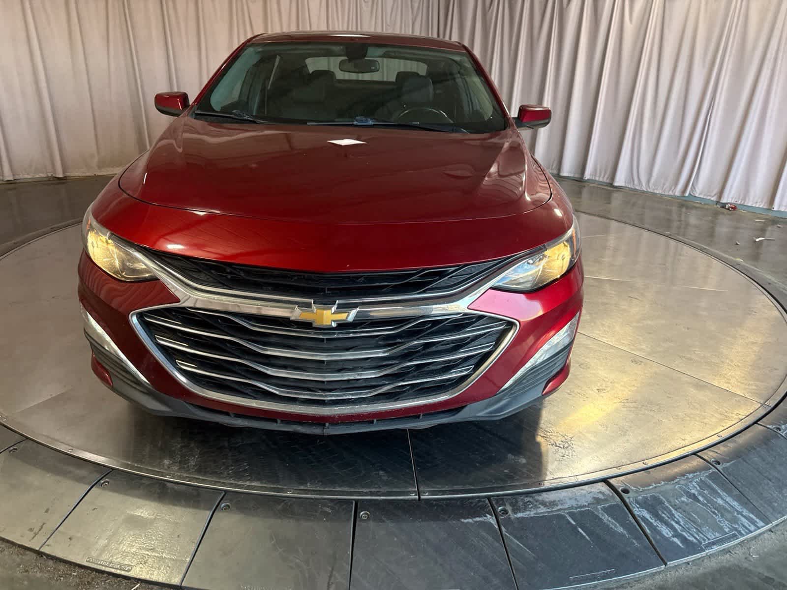 Used 2021 Chevrolet Malibu LT w/ Leather Package FWD image 2