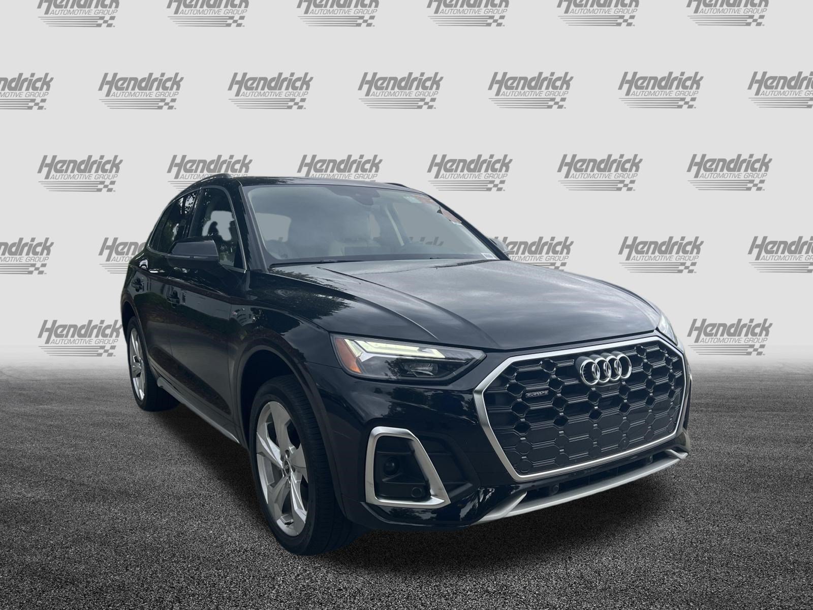 Used 2024 Audi Q5 2.0T Premium Plus w/ Premium Plus Package AWD/4WD image 2